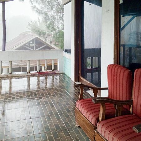 Villa Kampus Near Taman Safari Cisarua Puncak Redpartner Богор Экстерьер фото