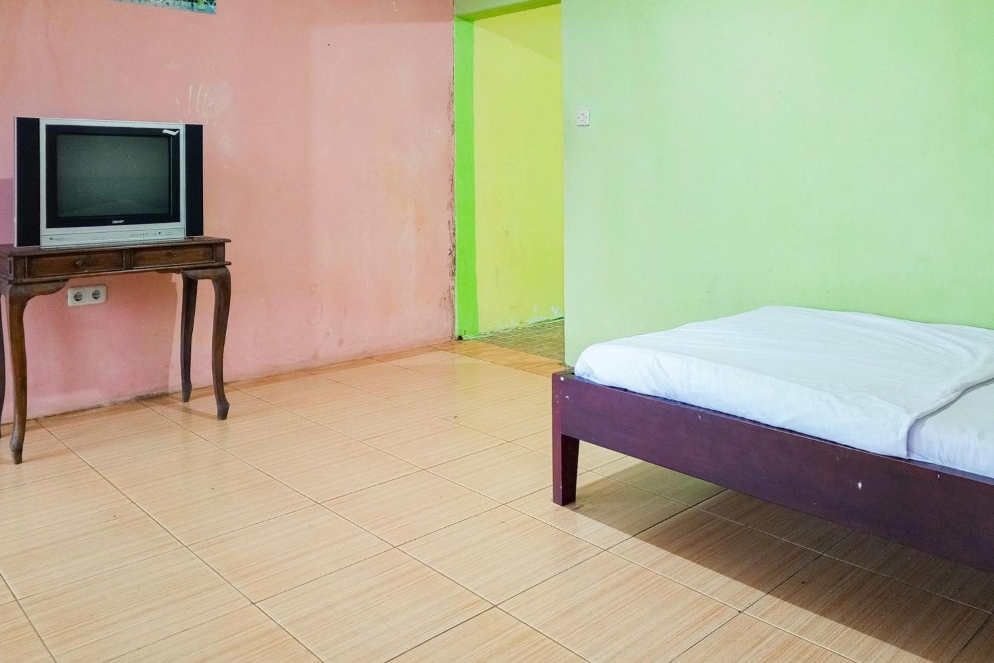 Villa Kampus Near Taman Safari Cisarua Puncak Redpartner Богор Экстерьер фото